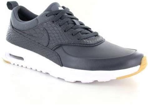 nike thea zwart dames|Nike Factory Stores.